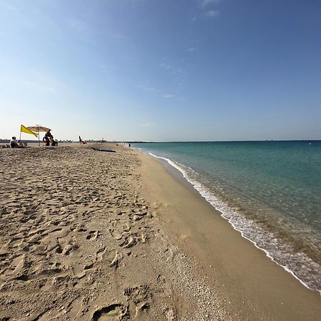 Holiday Home La Mer Дубай Екстер'єр фото
